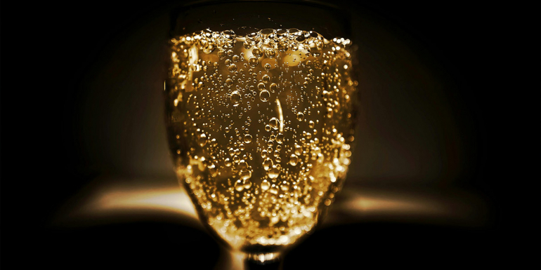 Le Champagne : Élaboration, Spécificités et Différences entre les différents types de Champagnes